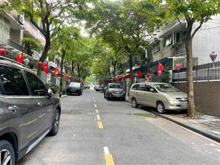 Bán biệt thự liền kề kđt an hưng, 82m2, 5 tầng, trục chính, cách hồ điều hòa 30m, giá 20 tỷ