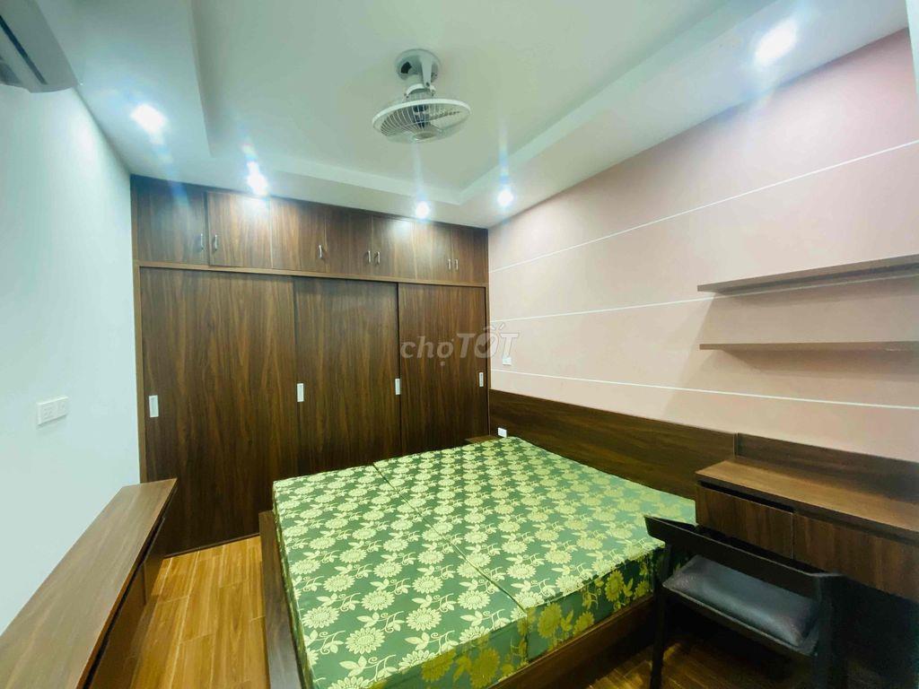 Cho thuê căn hộ 3 ngủ- 2 vs, diện tích 90m2, full đồ.  Tại: Hàm Nghi