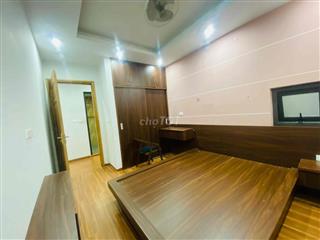 Cho thuê căn hộ 3 ngủ- 2 vs, diện tích 90m2, full đồ.  Tại: Hàm Nghi