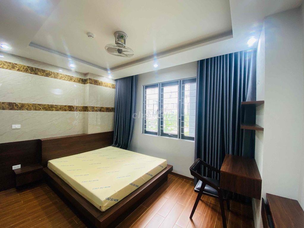 Cho thuê căn hộ 3 ngủ- 2 vs, diện tích 90m2, full đồ.  Tại: Hàm Nghi