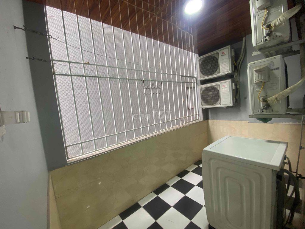 Cho thuê căn hộ 3 ngủ- 2 vs, diện tích 90m2, full đồ.  Tại: Hàm Nghi