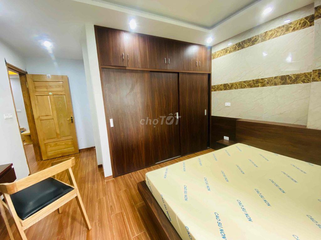 Cho thuê căn hộ 3 ngủ- 2 vs, diện tích 90m2, full đồ.  Tại: Hàm Nghi