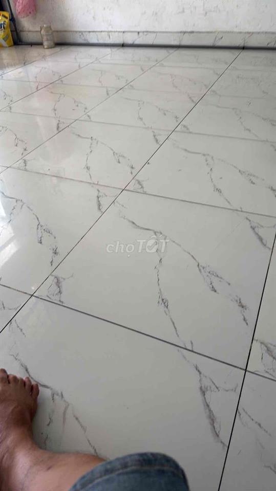 CHO THUÊ MB MT đường Tân Hương bán buổi tối Vị trí ngay ngã ba rất xầm
