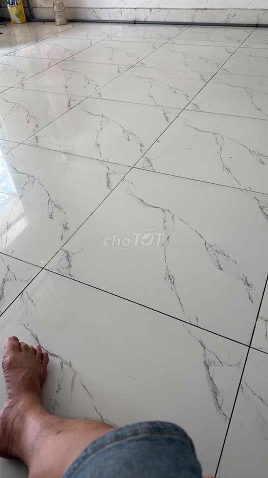 CHO THUÊ MB MT đường Tân Hương bán buổi tối Vị trí ngay ngã ba rất xầm