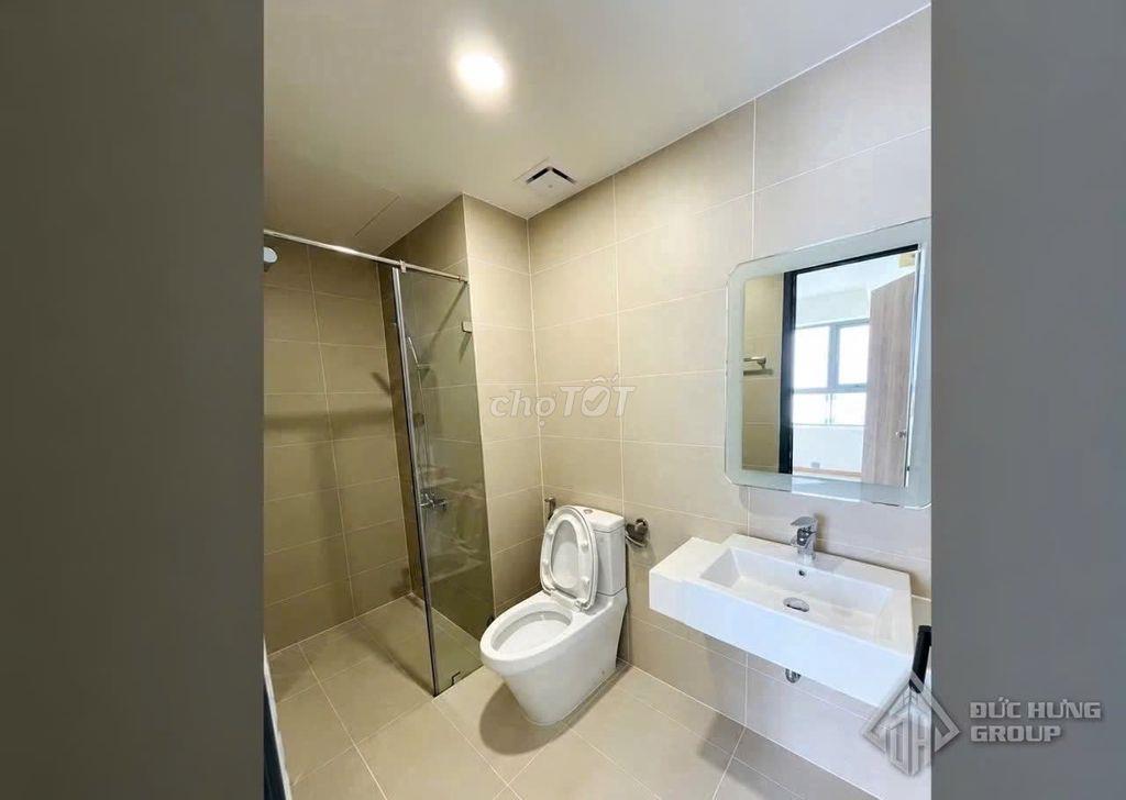 2PN Q7 BOULEVARD CHO THUÊ GIÁ HẠT DẺ , SẴN BẾP, MÁY LẠNH, RÈM , Ở LIỀN