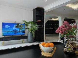 Bán villa an thượng, có hồ bơi, doanh thu cao