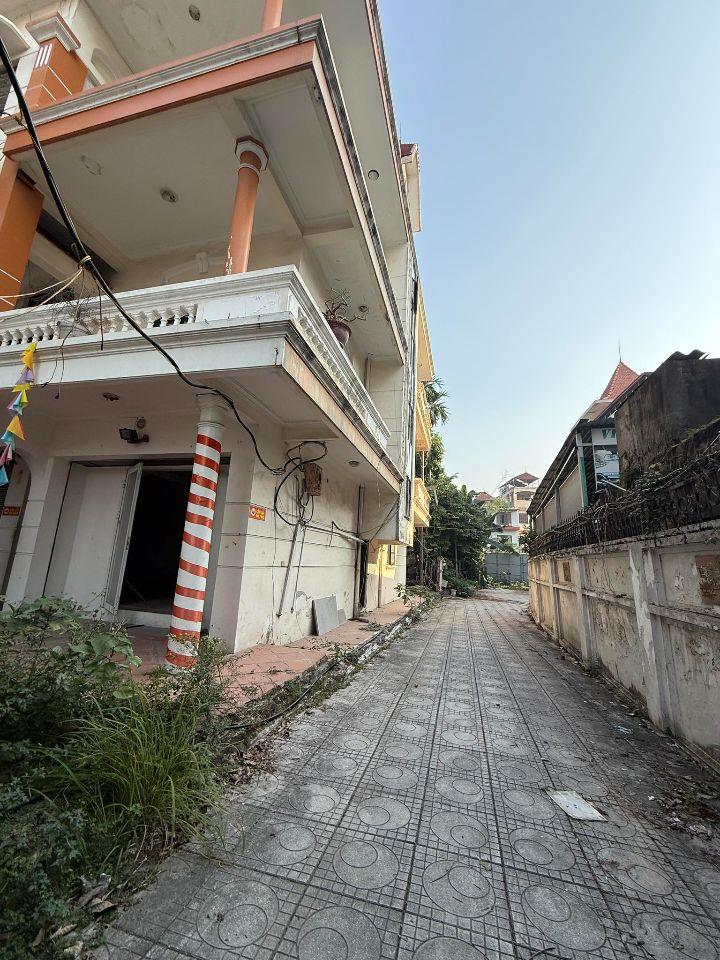 Bán Nhà Mặt Phố Âu Cơ Tây Hồ 1042m2-5T Full Thổ Cư 312 Tỷ Có Thương Lượng. 