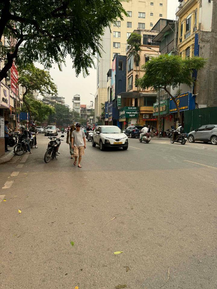 Bán Nhà Mặt Phố Giang Văn Minh Ba Đình 47m2-5T LÔ GÓC 5m Vỉa Hè 37 Tỷ Giang Văn Minh. 