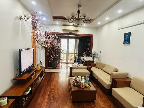 Bán Nhà Mặt Phố Giang Văn Minh Ba Đình 47m2-5T LÔ GÓC 5m Vỉa Hè 37 Tỷ Giang Văn Minh. 