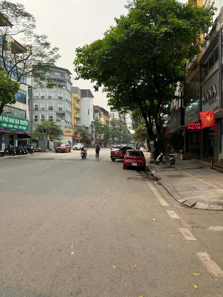 Bán Nhà Mặt Phố Giang Văn Minh Ba Đình 47m2-5T LÔ GÓC 5m Vỉa Hè 37 Tỷ Giang Văn Minh. 