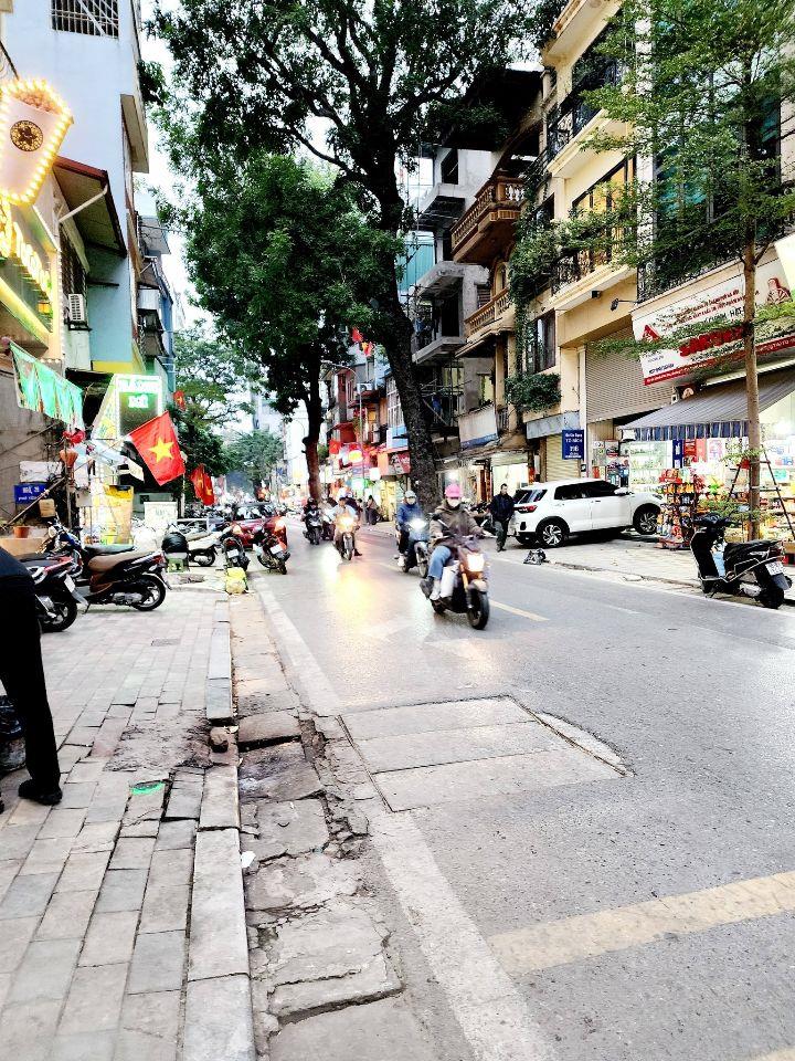 Bán Nhà Mặt Phố Yên Phụ Tây Hồ 62m2-6T LÔ GÓC VIEW Hồ 29 Tỷ Yên Phụ. 