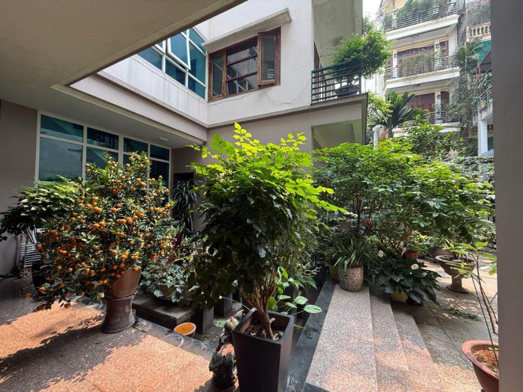 Bán Nhà Trích Sài Tây Hồ 272m2-4T MT 15m VIEW Hồ 65 Tỷ Trích Sài. 