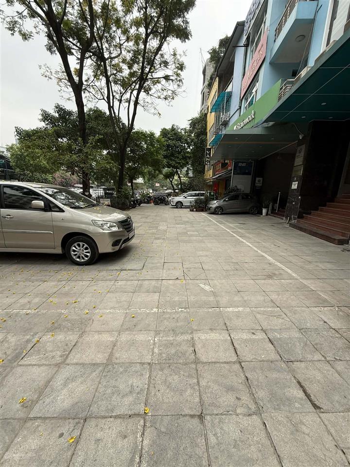 Bán nhà mặt phố vạn phúc ba đình 100m28t vỉa hè đá bóng 52 tỷ vạn phúc.