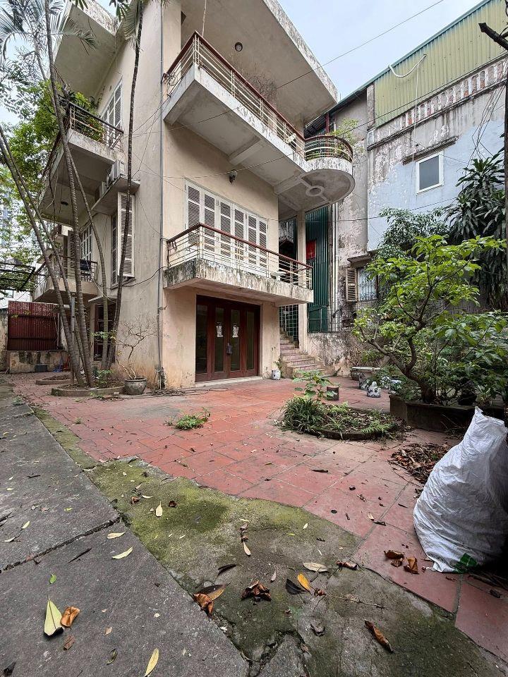 Bán nhà BT Sân Vườn P/Lô Ô Tô Hoàng Ngọc Phách Đống Đa 430m2-3T MT16m Lô Góc 85 Tỷ. 