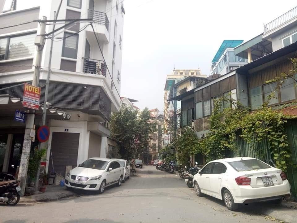 Bán nhà P/Lô 2 Ô Tô Tránh Hồ Ba Mẫu Đống Đa 103m2-5T MT15m Lô Góc 36,6 Tỷ Hồ Ba Mẫu. 