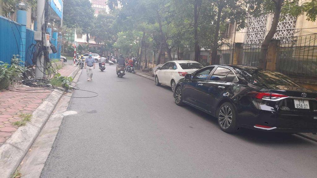 Bán nhà P/Lô Ô Tô Tránh Huỳnh Thúc Kháng Đống Đa 65m2-6T MT5,5m Vỉa Hè 42 Tỷ. 