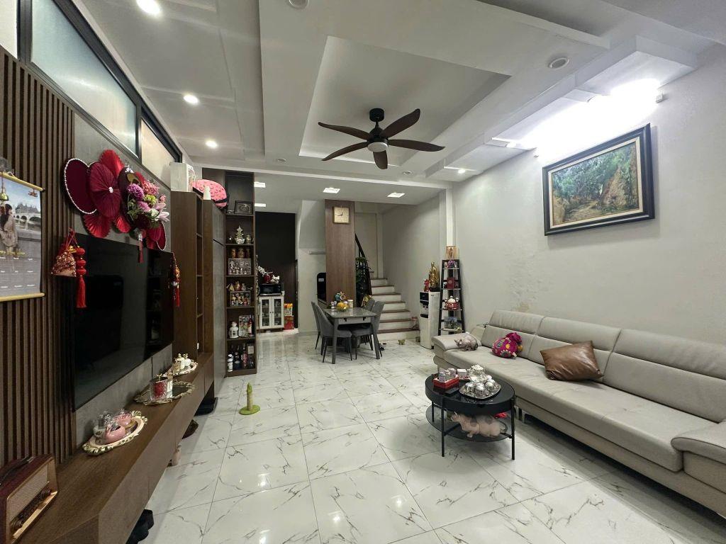Bán Nhà Phố Hoàng Hoa Thám Tây Hồ 46m2-5T MT4,6m 2 Thoáng 12,8 Tỷ Hoàng Hoa Thám. 