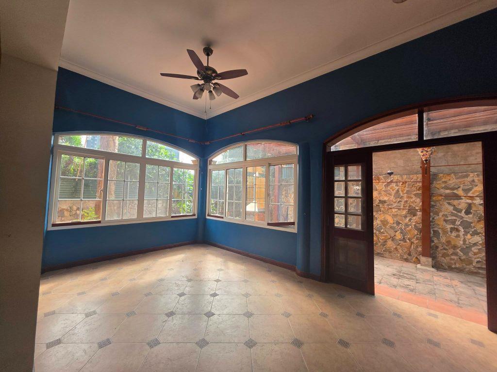 Bán Nhà Biệt Thự Tây Hồ 235m2-3T MT16m Sân Vườn 2 Thoáng 100 Tỷ Tây Hồ.  