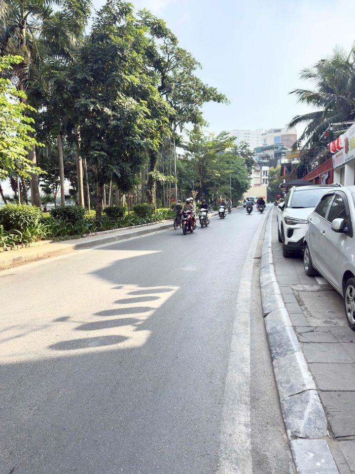 Bán nhà Mặt Phố Trích Sài Tây Hồ 130m2-5T MT10m Lô Góc Sẵn Dòng Tiền 80 Tỷ Trích Sài.