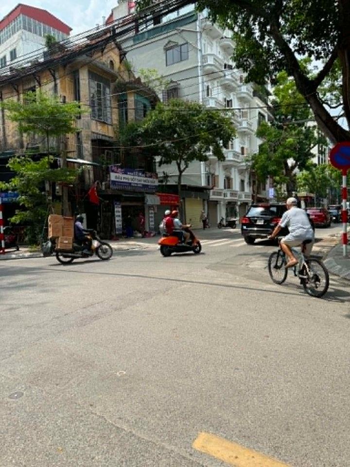 Bán nhà Mặt Phố Nguyễn Biểu Ba Đình 55m2-4T MT6m Vỉa Hè Sẵn Dòng Tiền 50 Tỷ Nguyễn Biểu. 