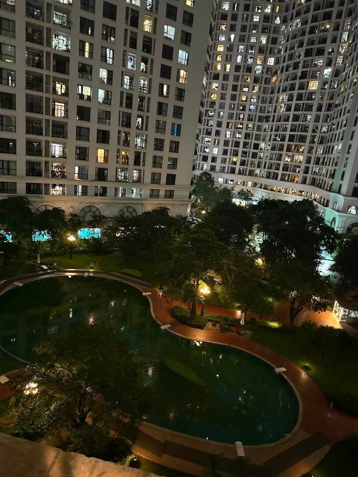 Bán Căn Hộ 2 Ngủ Tòa Royal City 72A Nguyễn Trãi 113m2 Hướng Đông Nam VIEW Bể Bơi 15 Tỷ.