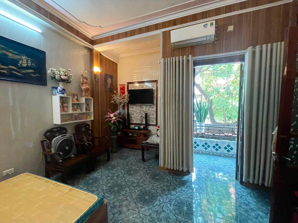 Bán nhà mặt phố Lê Thanh Nghị 31m2-5T MT6m Lô Góc Ko Quy Hoạch 18 Tỷ Lê Thanh Nghị. 