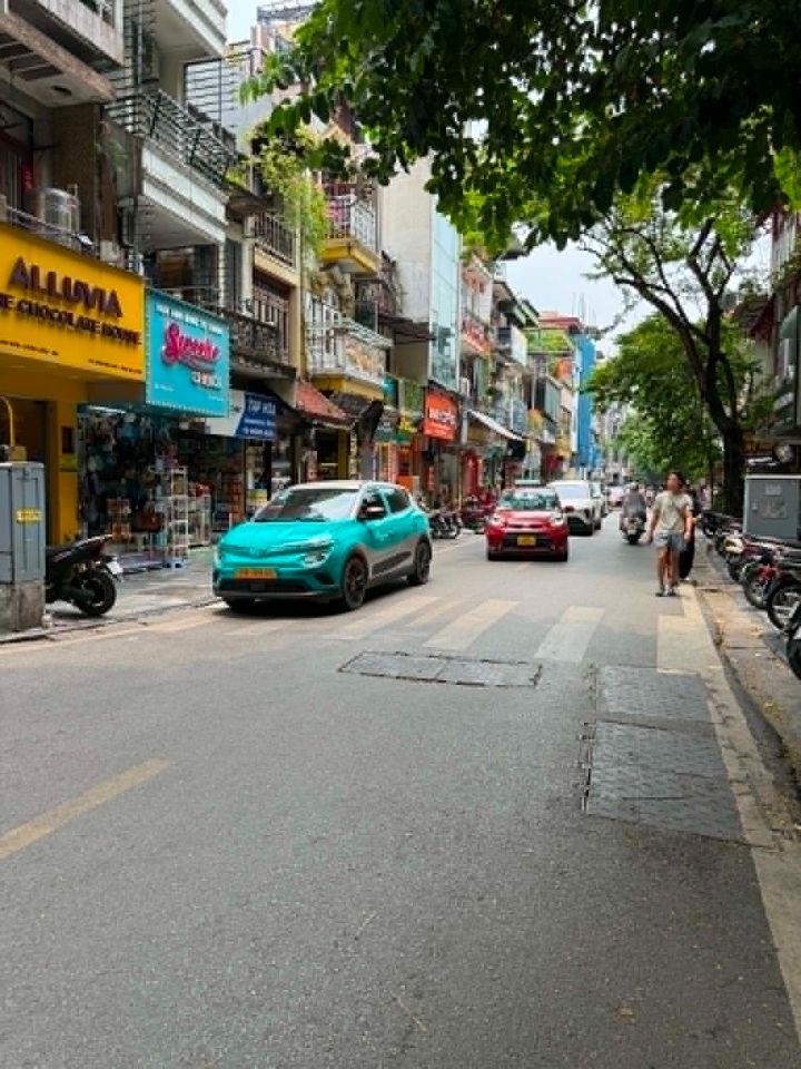 Bán nhà Mặt Phố Hàng Nón Hoàn Kiếm 100m2-5T 1 Sổ 1 Chủ Sẵn Dòng Tiền 76 Tỷ Hàng Nón. 