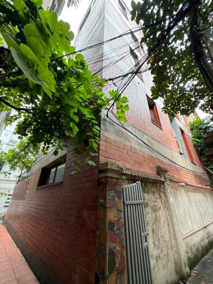 Bán Nhà Phố Tây Hồ Ô Tô Tránh 135m2-6T-MT11m Lô Góc 3 Thoáng Sẵn Dòng Tiền 83 Tỷ Tây Hồ. 