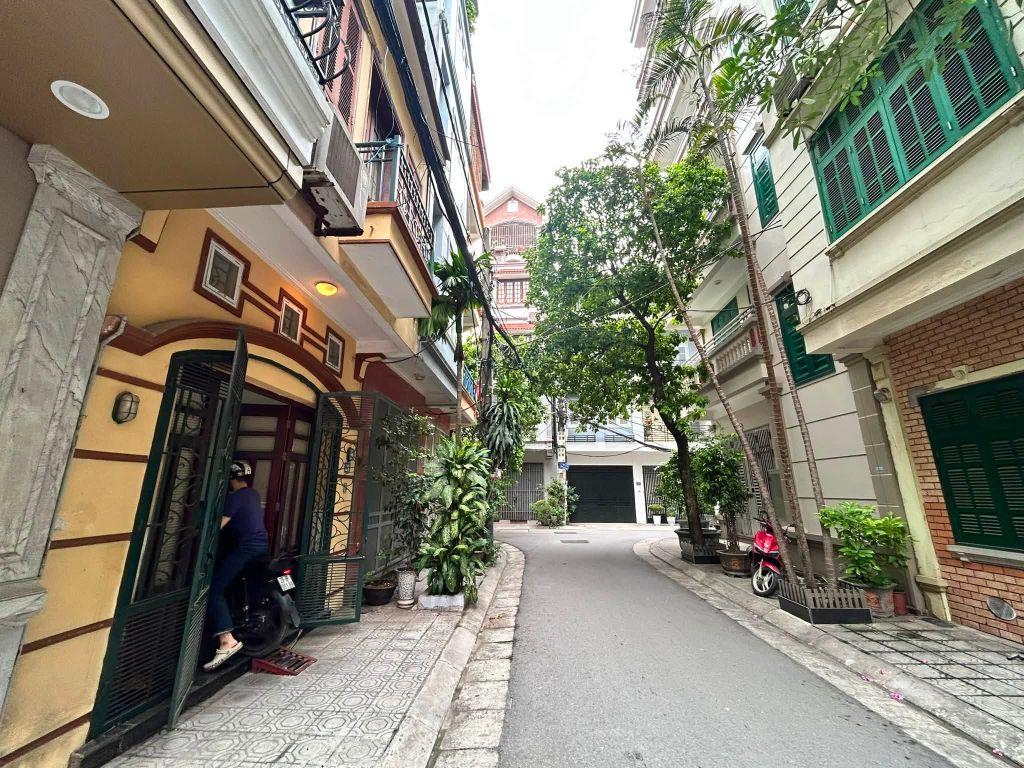 Bán nhà P/Lô Ô Tô Tránh Phố Lạc Trung 42m2-4T-MT4m Vừa Ở Vừa Kinh Doanh 17 Tỷ Lạc Trung. 