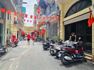 Bán nhà Mặt phố Hàng Hương Hoàn Kiếm 70m2-5T Vừa Ở Vừa KD 35 Tỷ Hàng Hương. 