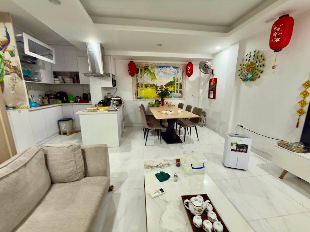 Bán nhà mặt phố Chân Cầm Hoàn Kiếm 121m2-4T MT6,4m Ko Quy Hoạch 88 Tỷ Chân Cầm. 