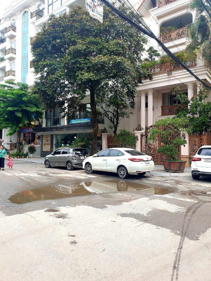 Bán Nhà Phố Tô Ngọc Vân Tây Hồ 101m2-7T MT5m VIEW Hồ Săn Dòng Tiền 60 Tỷ Tô Ngọc Vân. 