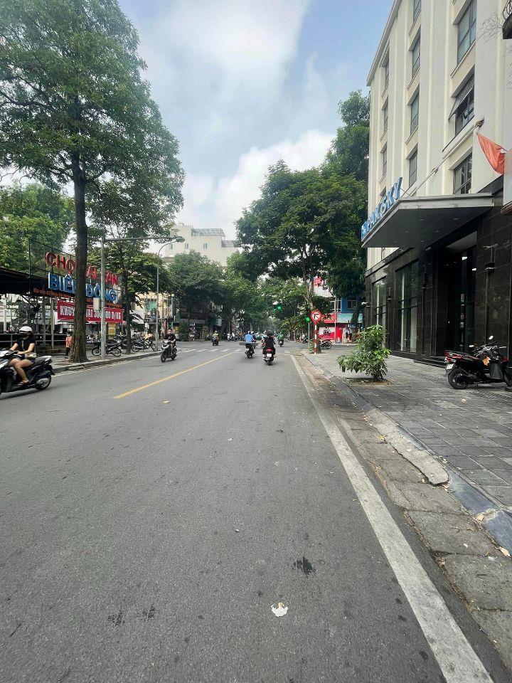 Bán nhà Mặt Phố Hòa Mã Hai Bà Trưng 190m2-9T MT7m Săn Dòng Tiền 168 Tỷ Hoà Mã. 