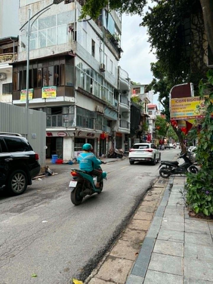 Bán Nhà P/Lô Ô Tô Trần Quốc Toản Hoàn Kiếm 33m2-3T MT4m 2 Thoáng 17,6 Tỷ Trần Quốc Toản. 