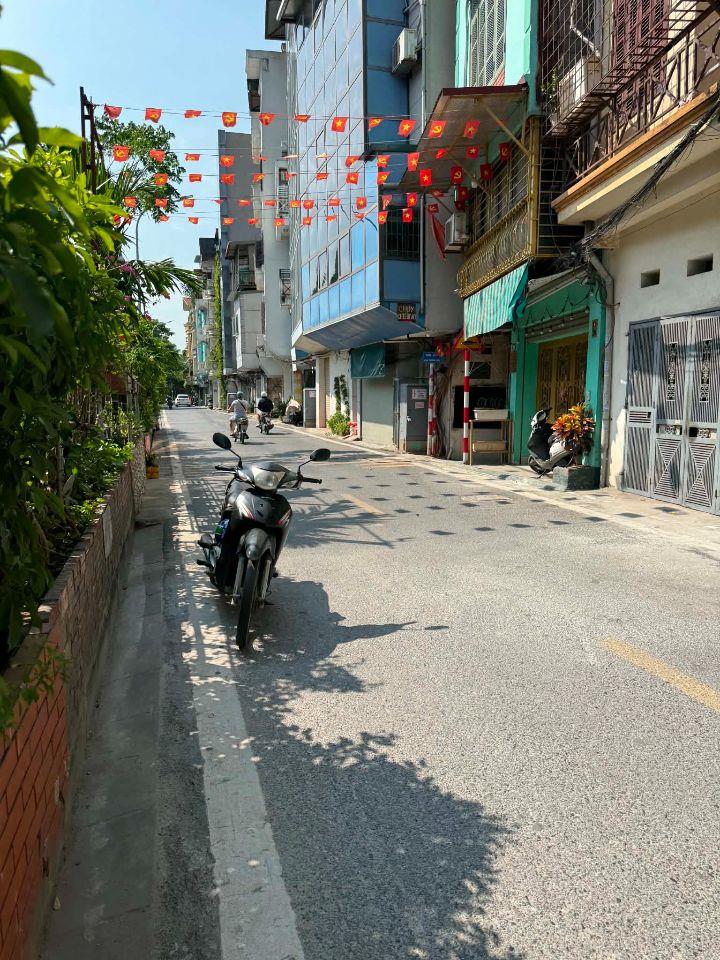 Bán Nhà Phố Tương Mai Hoàng Mai 45m2-5T MT5m Lô Góc VIEW Sông 15,9 Tỷ Tương Mai.