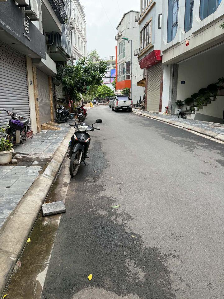 Bán Nhà P/Lô Ô Tô Tránh Lạc Long Quân Tây Hồ 40m2-7T Th/Máy 18 Tỷ Lạc Long Quân. 
