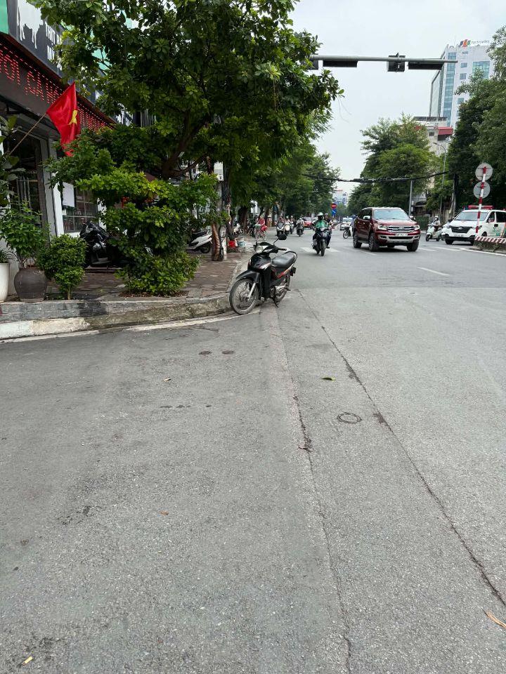 Bán Nhà P/Lô Ô Tô Tránh Lạc Long Quân Tây Hồ 40m2-7T Th/Máy 18 Tỷ Lạc Long Quân. 