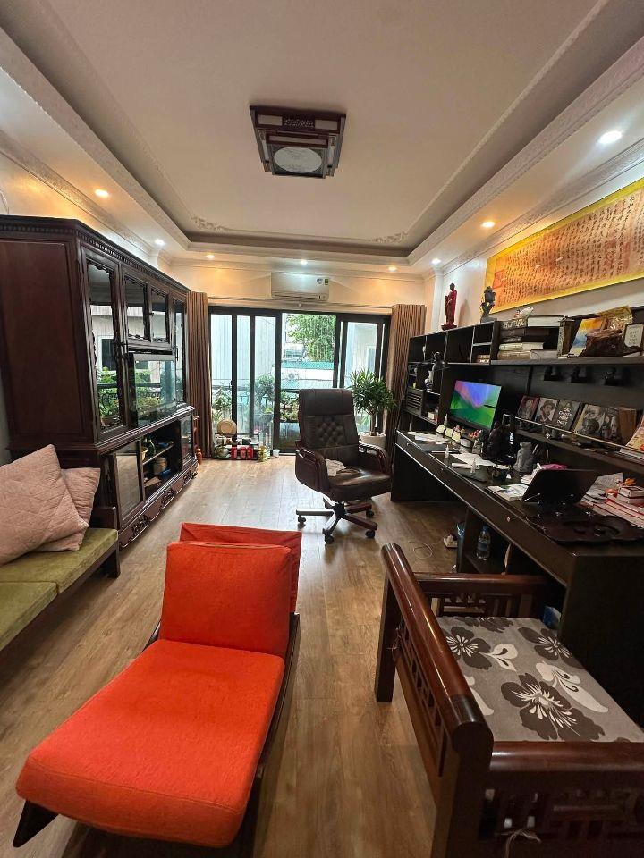 Bán Nhà P/Lô Ô Tô Tránh Lạc Long Quân Tây Hồ 40m2-7T Th/Máy 18 Tỷ Lạc Long Quân. 