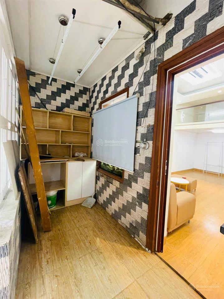 Cho thuê căn hộ tập thể tầng 1 liên đoàn địa chất  thủy văn ngõ 42 trần cung