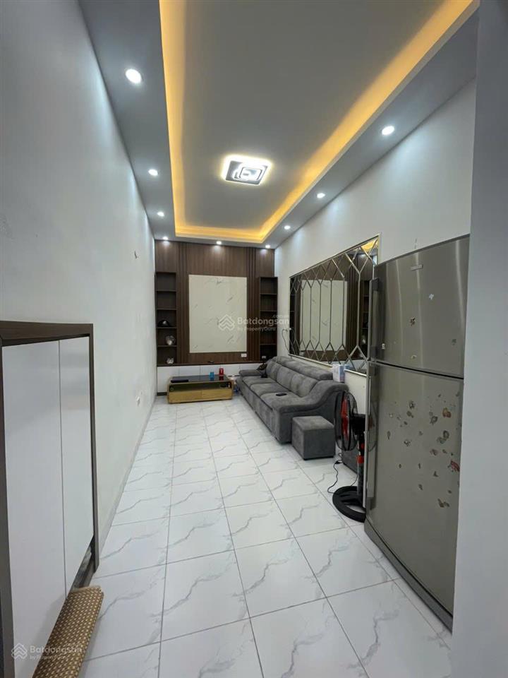 Cho thuê nhà nguyên căn ngõ 295 bạch mai
