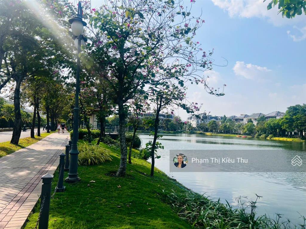 Chính chủ bán gấp căn góc sân vườn lakeview city dt 7x20m 3 lầu full nội thất cao cấp giá bán 25 tỷ