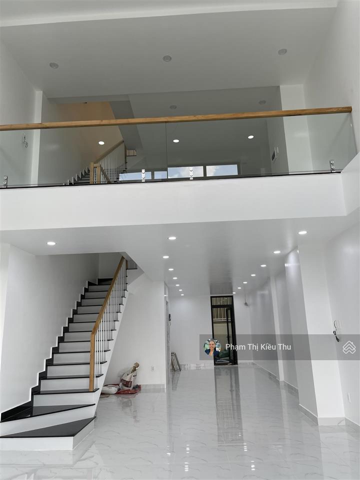 Shophouse mặt tiền đường song hành lakeview city dt 5x20m 5 tầng hoàn thiện mới 100% giá thuê 40tr