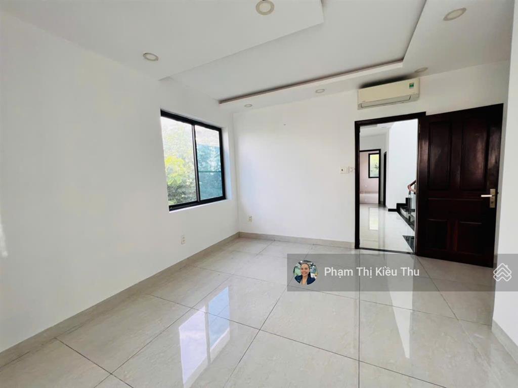 Cho thuê căn góc sân vườn 2 mặt tiền đường lớn lakeview city 8,6x20m 3 lầu hoàn thiện 6pn, 50tr/th
