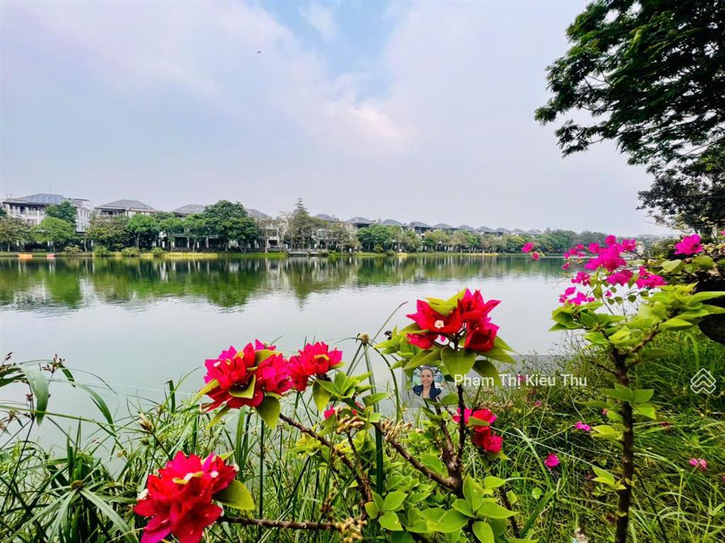 Chính chủ cần gửi bán gấp căn góc sân vườn lakeview city dt 7x20m 3lầu,tặng đầy đủ nội thất cao cấp