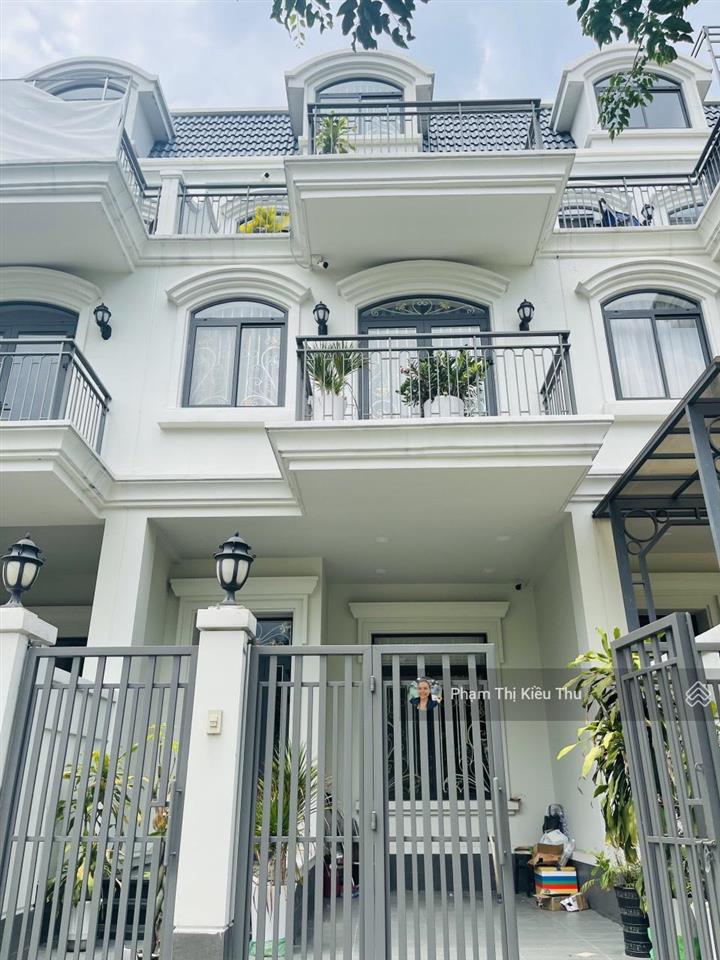 Kẹt tiền cần bán nhanh căn nhà phố lakeview city dt 5x20m nhà full nội thất đầy đủ  0902 872 ***