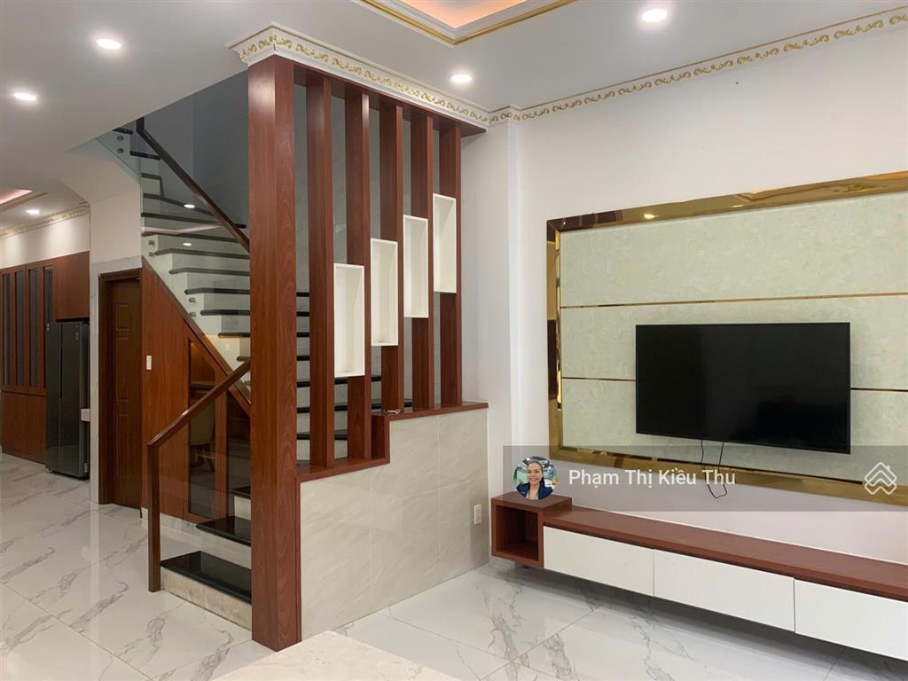 Chính chủ cần cho thuê nhà phố lakeview city full đầy đủ nội thất chỉ cần xách vali vào ở giá 30tr