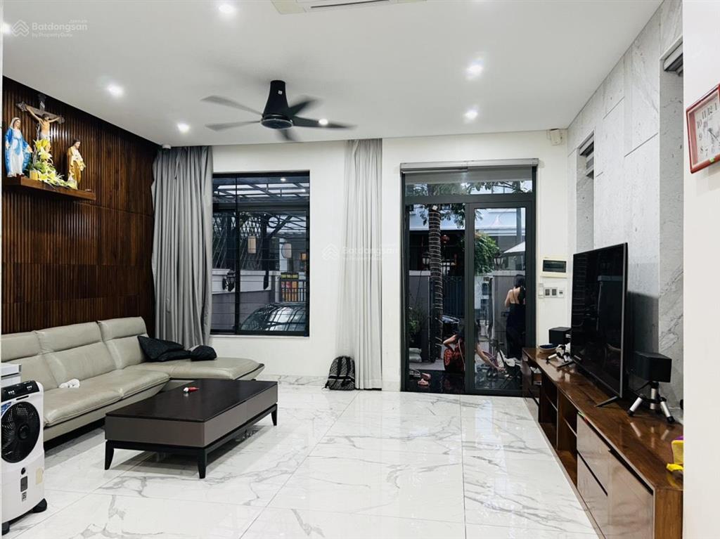 Biệt thự sân vườn lakeview city view hồ trực diện, nhà hoàn thiện full nội thất đầy đủ vô ở ngay