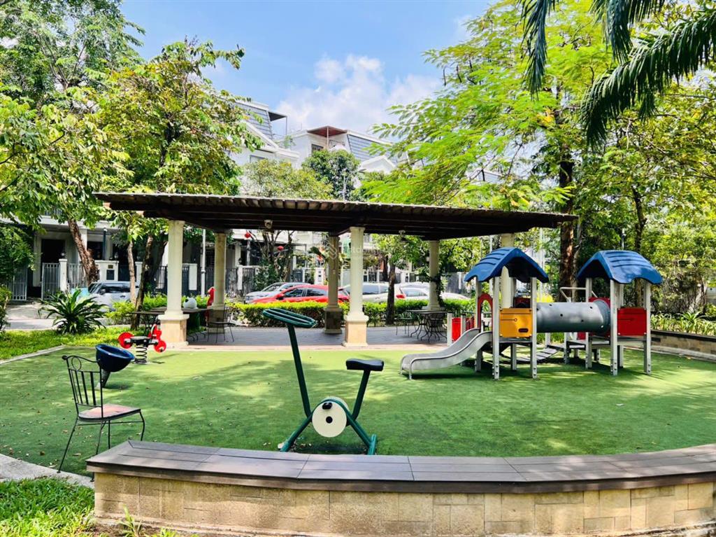 Gấp cần tiền bán nhanh căn nhà phố lakeview city dt 5x20m 3 lầu, giá bán 18,5 tỷ  ngay 0902 872 ***