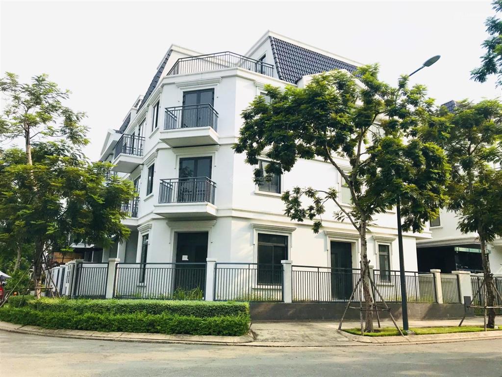 Chính chủ bán gấp căn góc sân vườn lakeview city dt 7x20m 3 lầu full nội thất cao cấp giá bán 23 tỷ