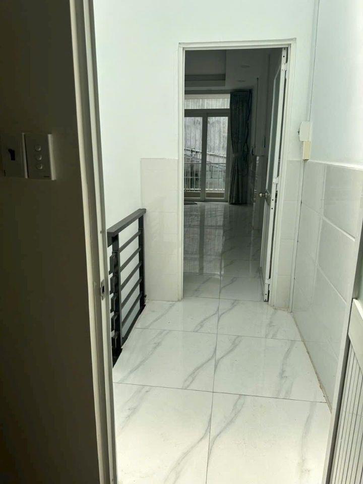 Cho thuê Mặt tiền kinh doanh Trưng Nữ Vương sát chợ Hóc Môn 7*15 trệt 3 lầu 8 phòng cho thuê